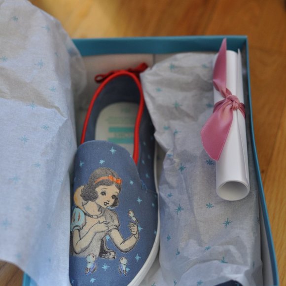 NEW TOMS x Disney Snow White Snow White Alpargatas - Picture 3 of 4